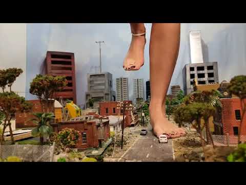 Giantess in the city Double the trouble