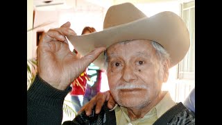 ANTONIO PEDRO A SUS 95 AÑOS CANTANDO &quot; CIEN AÑOS &quot;.