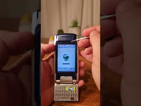 This 2004 Sony Ericsson Was Smarter Than Your Phone Shorts