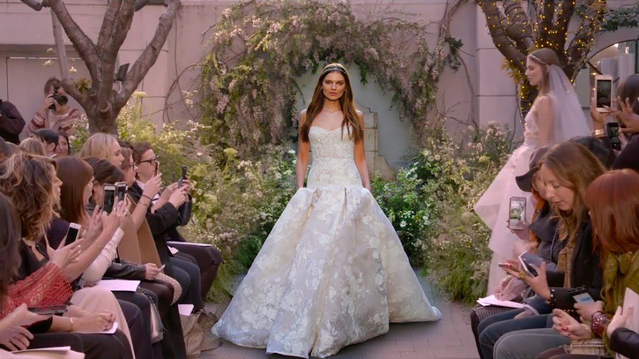 camera iphone 8 plus apk Monique Lhuillier Bridal Couture 2017
