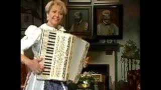 Christa Behnke  / Akkordeon  Weltmeisterin  ( Hüttenfete ) Lüders Krug 25 05 1999