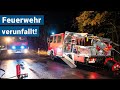 Bei einsatzbung feuerwehrfahrzeug auf alarmfahrt verunfallt