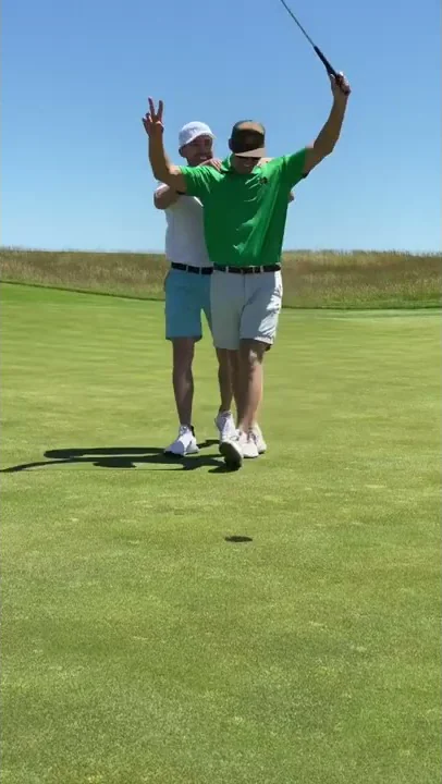 -4 on No. 11 at Erin Hills ft Pat Connaughton & Pa...