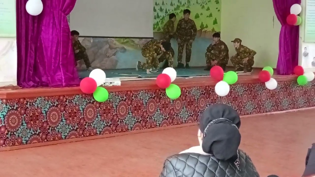 33-юм солгарди Артиши Милли́ ба хамаи хамватанони азиз муборак бошад...... 