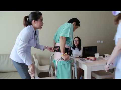 นพ.พิทยา พิสิฐเวช ผู้เข้ารับการผ่าตัดกระดูกสันหลังผ่านกล้อง