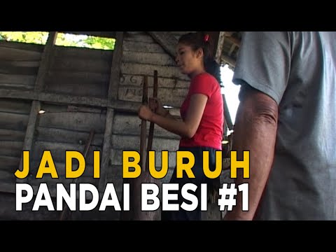 Bapak tukang pandai besi bener-bener gak kenal lelah | JIKA AKU MENJADI