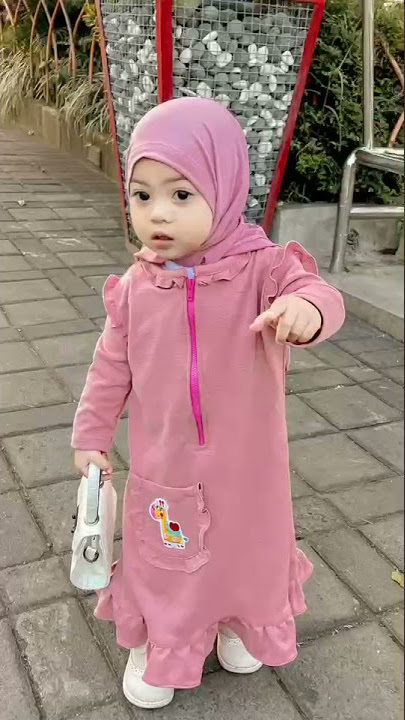 Ootd bayi shireen muslimah pakai jilbab lucu