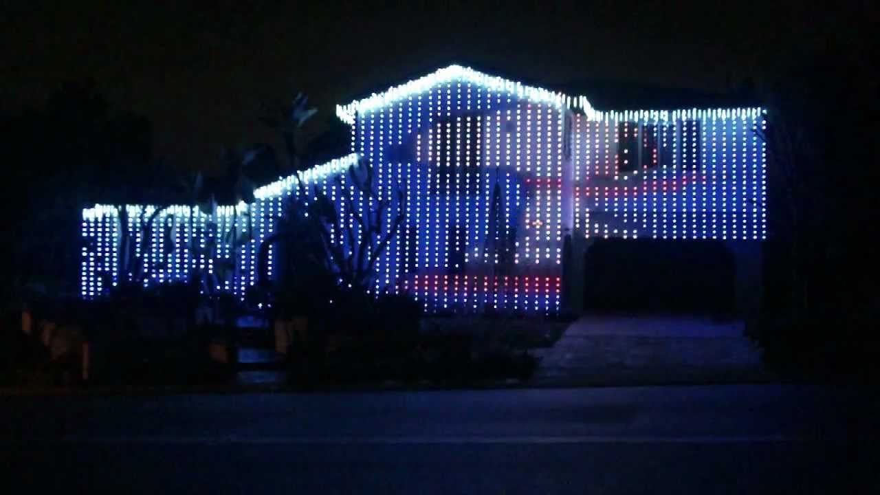 snoopy 39 s christmas lights show 30 foot flying snoopy snoopy s christmas royal guardsmen