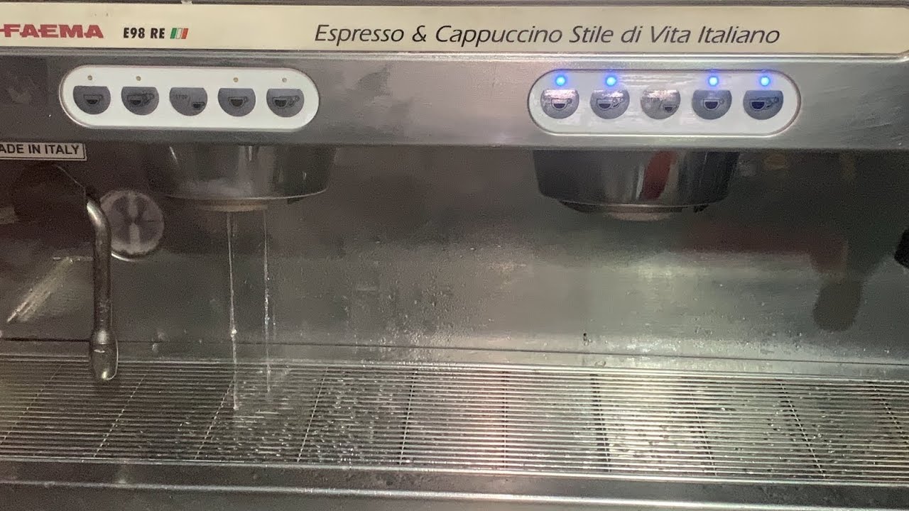 FAEMA E98 RE Espresso & cappuccino stile di vita italiano machine