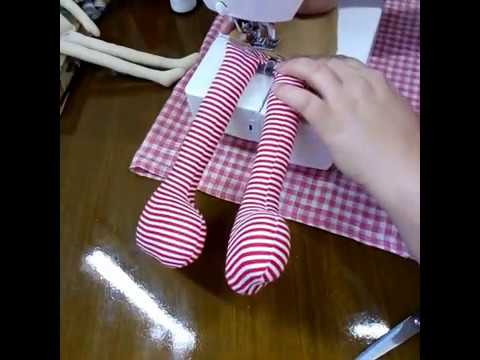 Vídeo: Como Costurar Uma Boneca De Pano