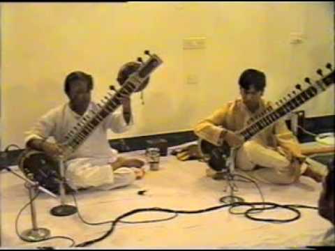 Ustad Bale Khan & Rais Khan - Raag Pilu 01