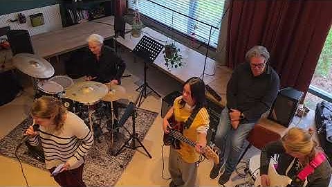 CPJ-PRESENTATIE 20251214 - Took a hit