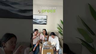 Let’s unbox our *NEW CROCS* 🥰💅🏼 #unboxing #crocs #shopping
