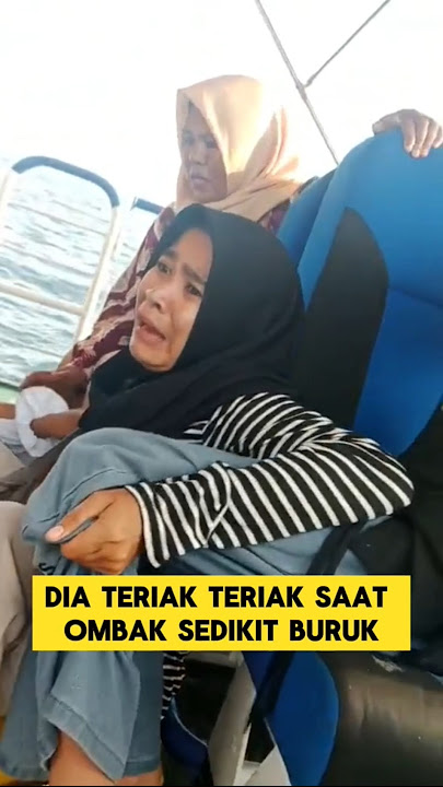 momen lucu ketika buk bidan Latah naik kapal laut ombak nya besar ‼️ #lucu #ngakak #emakemak #bidan