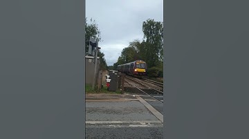 170xxx passing thorpe on the hill LC with a 2 tone #class170 #train