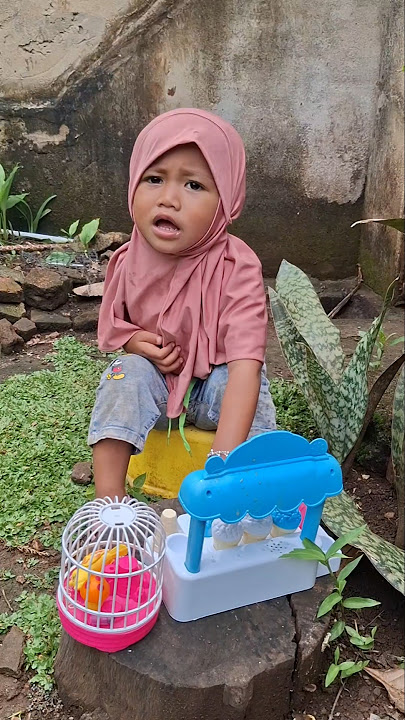 Airin jualan eskrim siapa yang mau beli #anaklucu #bocil #anak #anakanak #mainaneskrim #short