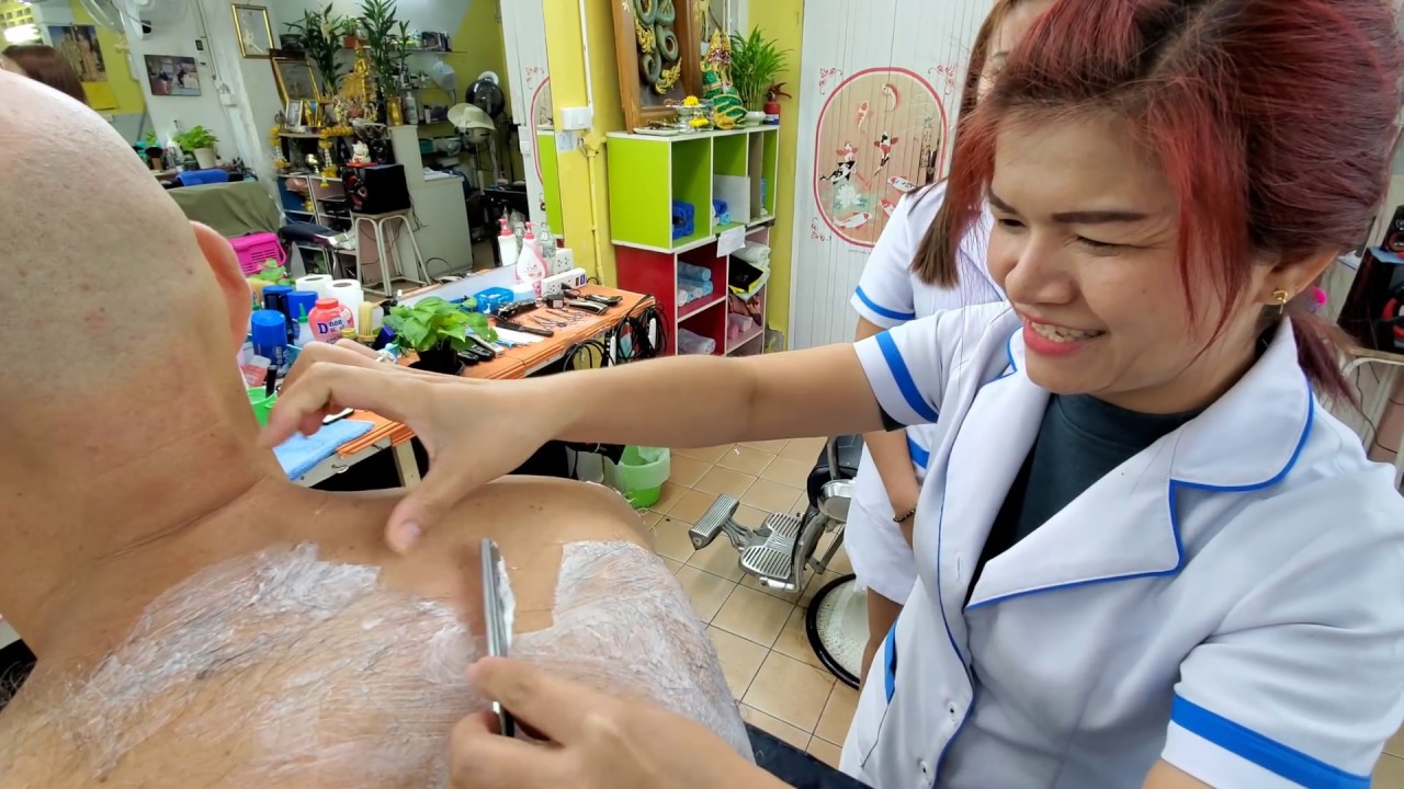 ������STRAIGHT RAZOR BACK SHAVE training by THREE Thai FEMALE Barbers ������������ Nin Barber PATTAYA Thailand