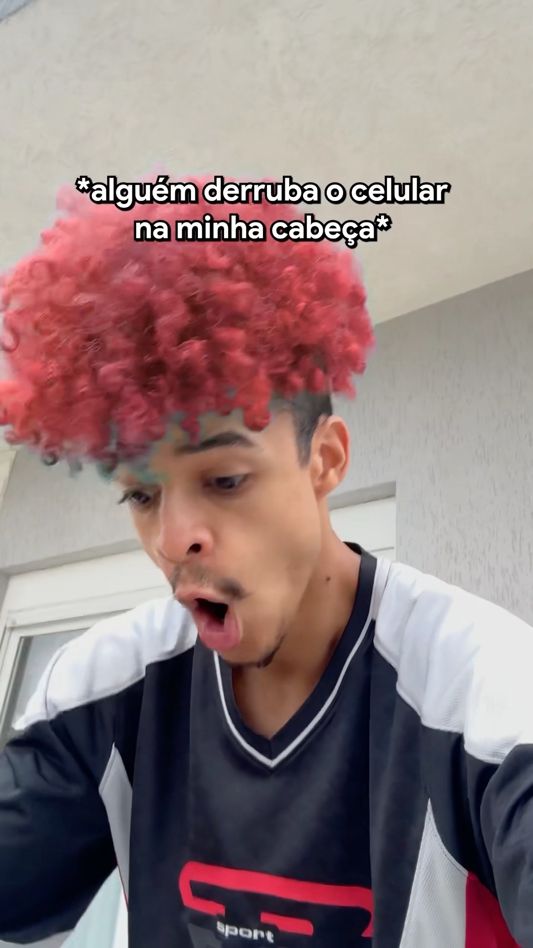 QUANDO VOCÊ DERRUBA O CELULAR DA VARANDA