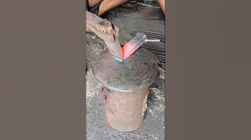 Chisel Cutting 🛠️🦾 #shorts #Blacksmith #Forging #Handmade #craftsmanship #chisel #cutting