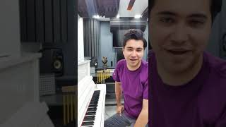 اجرای موسیقی های زیبای ایرانی با پیانو