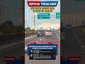 Aksi Koboy Jalanan terlihat di Jalan Tol, 2 Mobil Saling Senggol Tak Mau Kalah. #viral #breakingnews