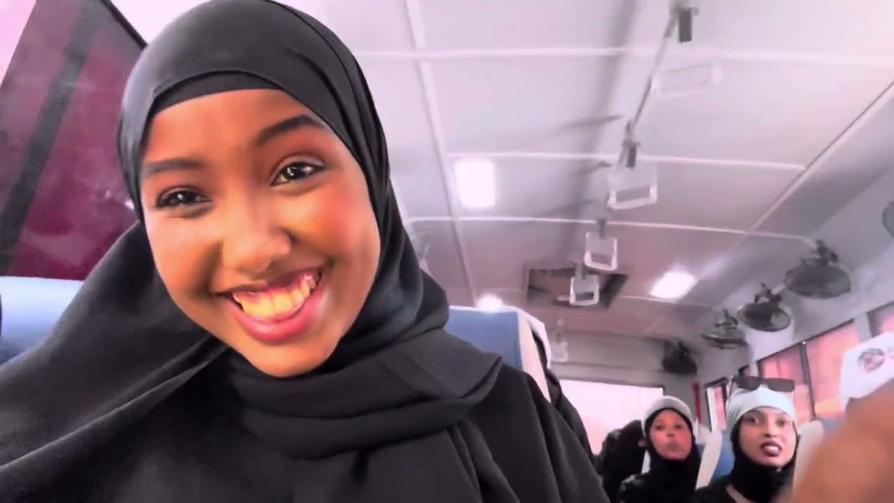 Mucjisada aduunka imaatinka asad xaajiyow zaan inee ka dheceyso ma u maleyneenin