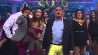 Tiny Dwarf Kissing Tall Blonde