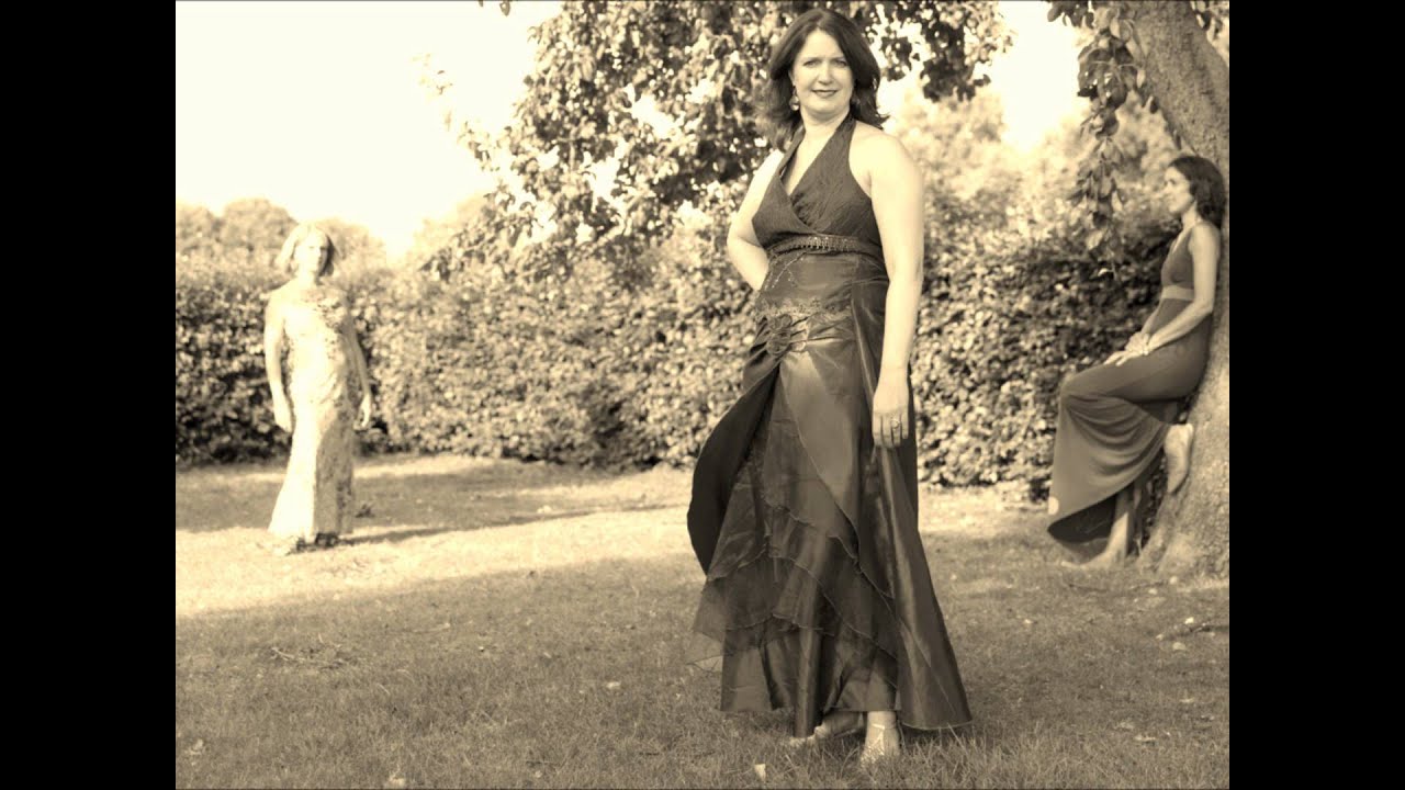 Betty Roe Madam's Three Callers - The Census Man, Betty Roe - YouTube