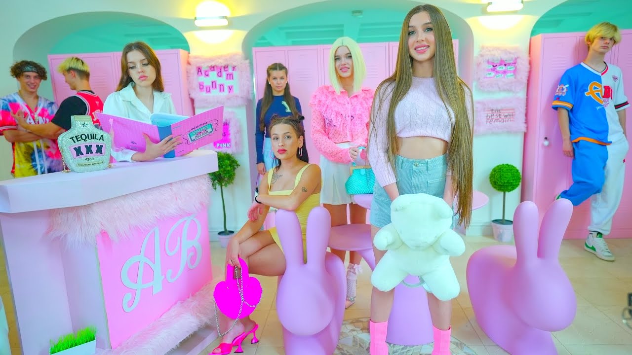 ¡Academia para niñas adultas! ¡Qué profesión eligió Diana! ¡Nuevos