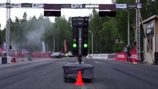 Mercedes C63 AMG vs BMW M5 F10 (Drag Race)