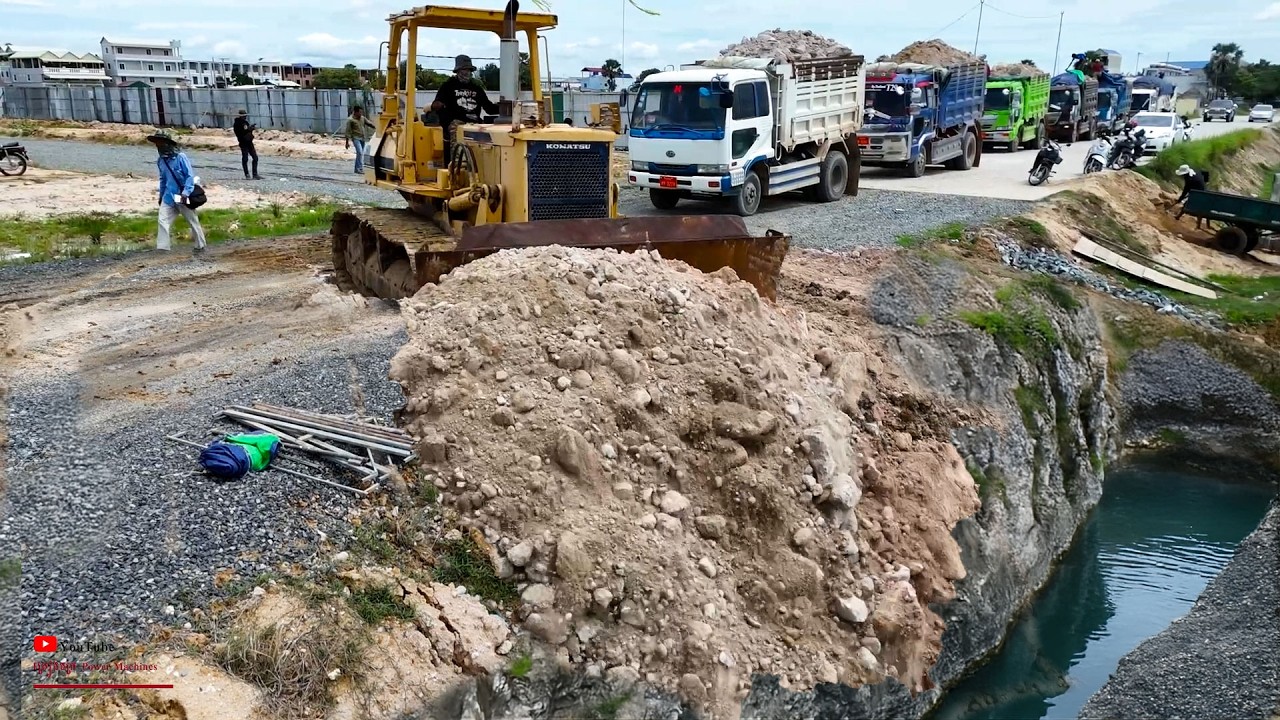 So Good! First​ Start Mage Erase Full Landfill Size 80X100.M Area​ Join Fill Dozer & Team 5TON Truck