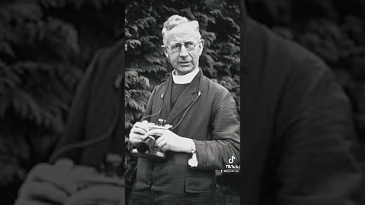 Francis Browne survivant du Titanic ( sans lui on aurait pas de photo du paquebot)