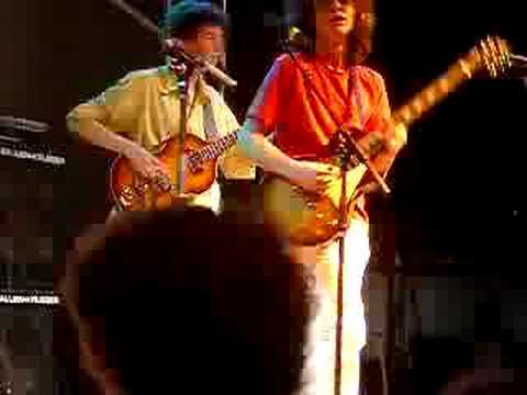 Fábrica Nacional de Parafusos - Fire/Whole Lotta Love adlı videoyu YouTube'da izle Fábrica Nacional de Parafusos - Fire/Whole Lotta Love adlı videoyu YouTube'da izle