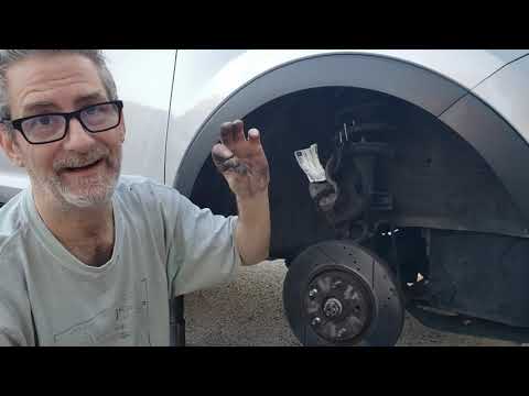 2013 Kia Sportage |Removing and replacing wheel stud. Leon Esquenazi. |