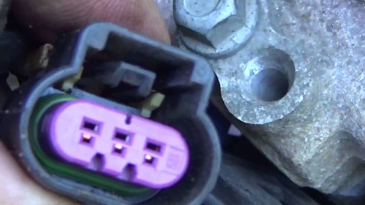 2007 Chevy Uplander cam shaft positioning censor replacement. part 3