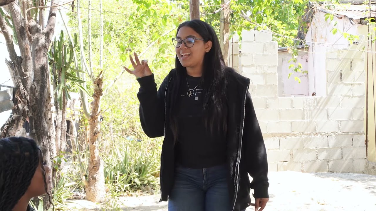 NO LE DA LA CLAVE DEL WIFI A SU VECINA Y MIRA LO QUE HIZO