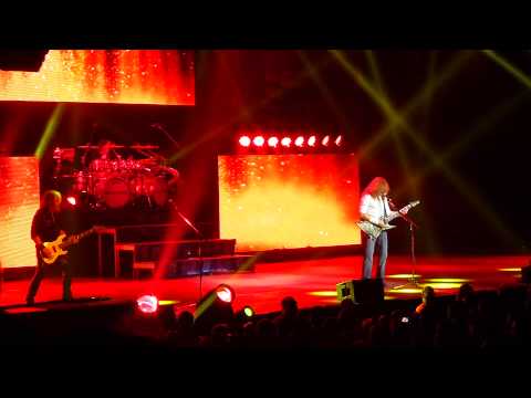 Megadeth = Dance In The Rain = #Winnipeg MTS Center - Gigantour Tour Live July 2013
