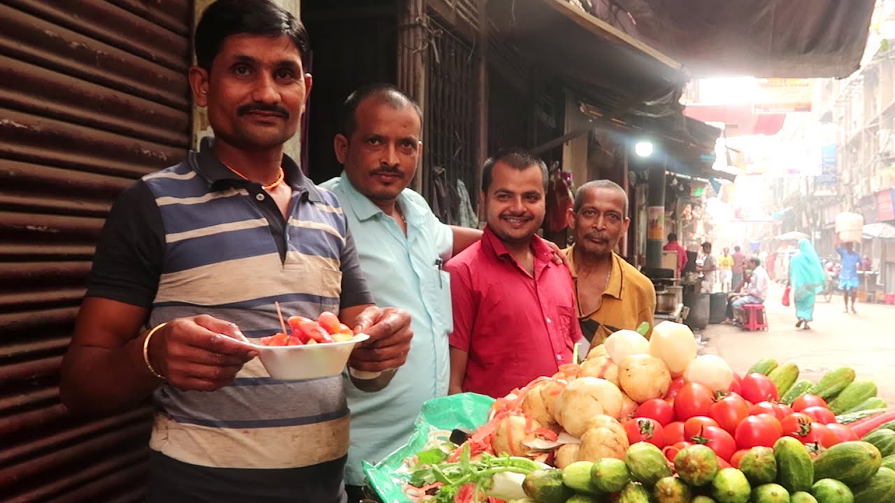 First Time I Saw RAW VEGETABLE SALAD In Kolkata Streets | Rs 20 Only | Kolkata Street Food | India | Street Food Zone