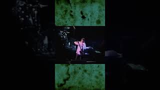 Download Lagu Kurt Cobain playing his guitar in an unusual way 😲 MP3