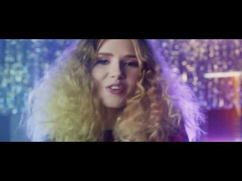 Lia Moss - Midnight (Official Music Video)