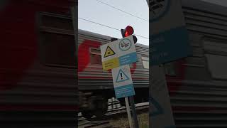 Ермачек тянет пассажирские вагоны #поезд #train