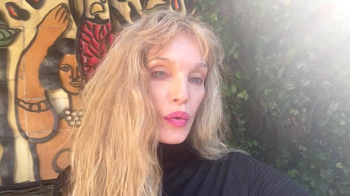 Arielle Dombasle - Back to the south of France...