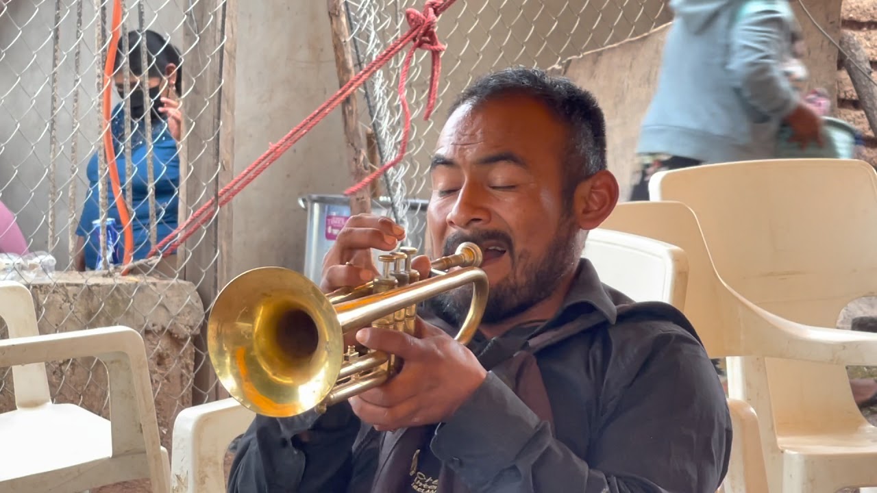 Que chulada de Rancheras y jarabes para bailar y tomar cerveza también 👀😎