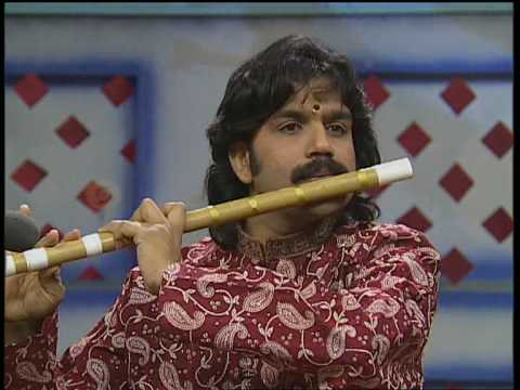 VK Raman -Flute- Govardhana Gireesham- Hindolam