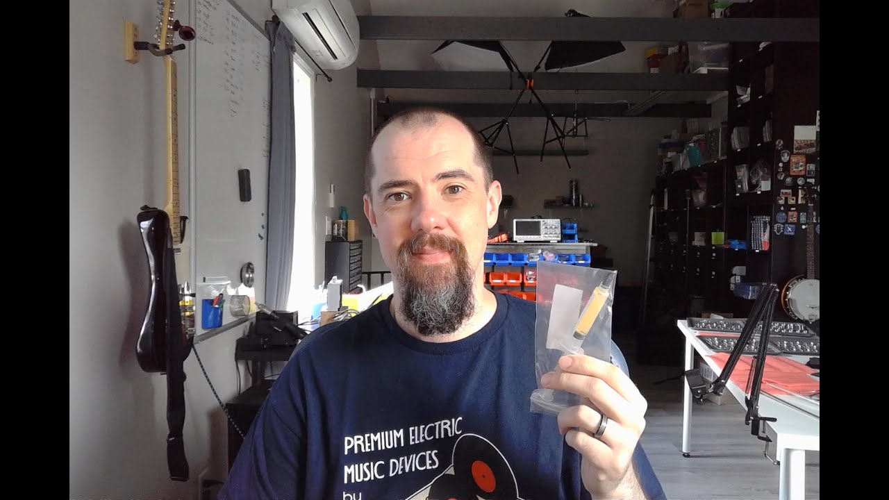 Using Additional Flux When Soldering SMD Guitar Pedal Parts YouTube
