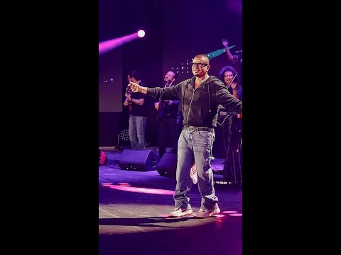 قرار جديد من عمرو دياب في قضية الشاب المصفوع