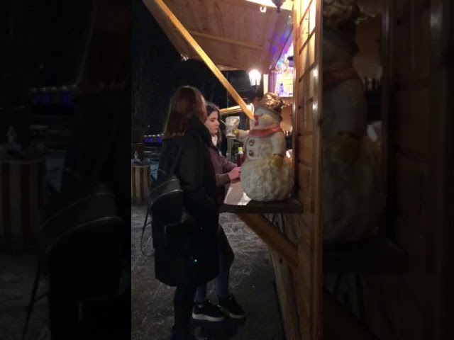 На Рождественской ярмарке в Житомире продают алкоголь «из-под прилавка»
