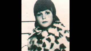 Sibal Can'ın Çocukluk Fotoğrafları - Sibal Can''ı Hiç Böyle Görmediniz!