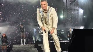 Download Lagu Robbie Williams: Angels | Live in Berlin, Waldbühne, 22.7.2025 (Brit-Pop Tour) MP3 Download Lagu Robbie Williams: Angels | Live in Berlin, Waldbühne, 22.7.2025 (Brit-Pop Tour) MP3