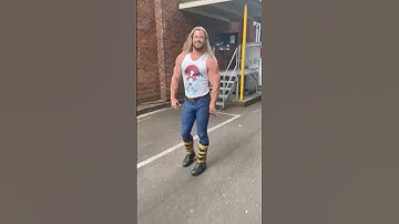 Throwback to Thor Love and Thunder with Chris Hemsworth 😂 Only the best boots for the Son of Odin